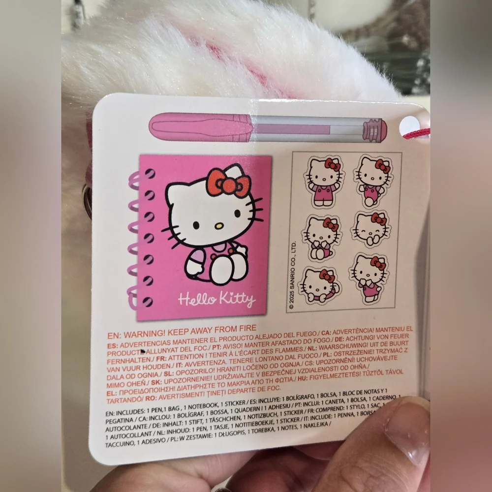 Hello Kitty Pouch & Stationary Set - Picture 4 of 5